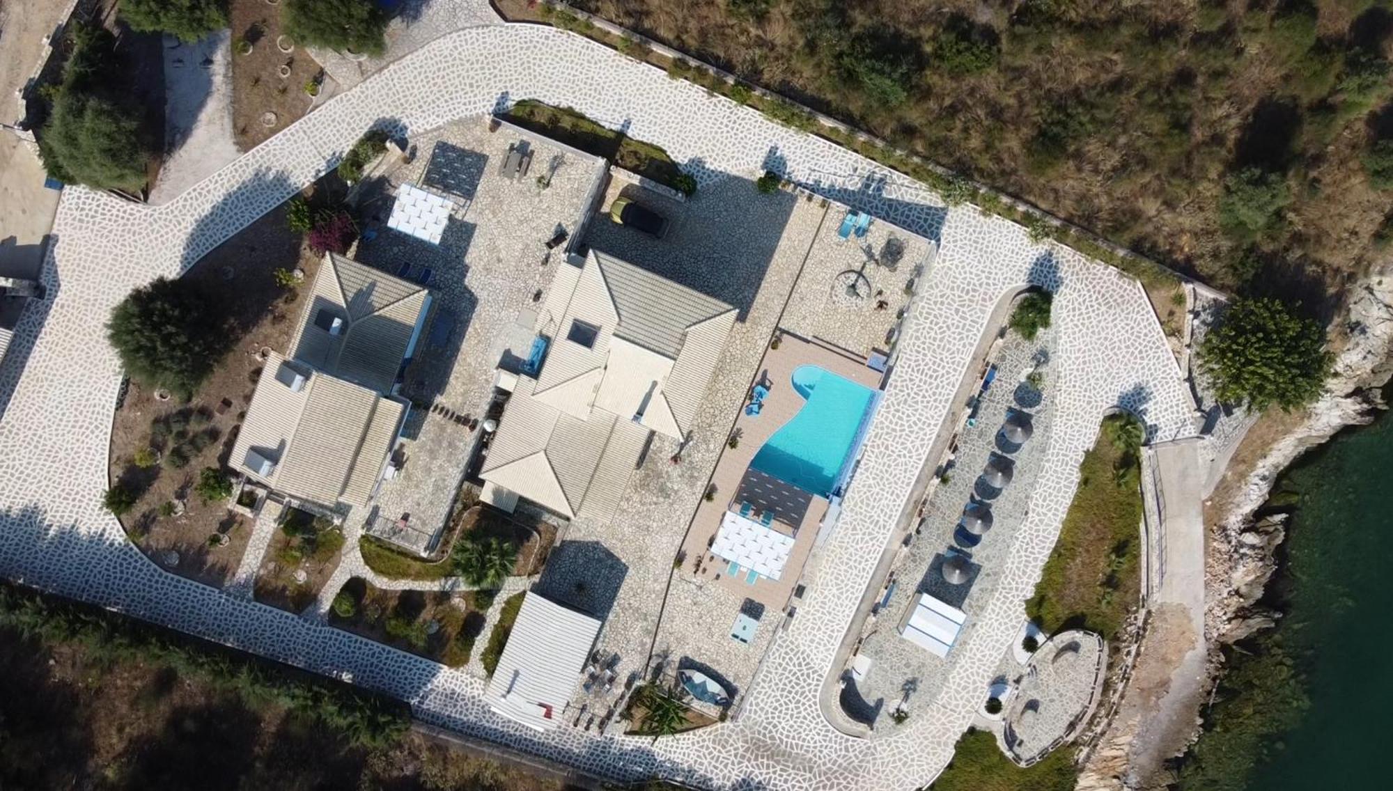 Iris Villas Sparton ภายนอก รูปภาพ