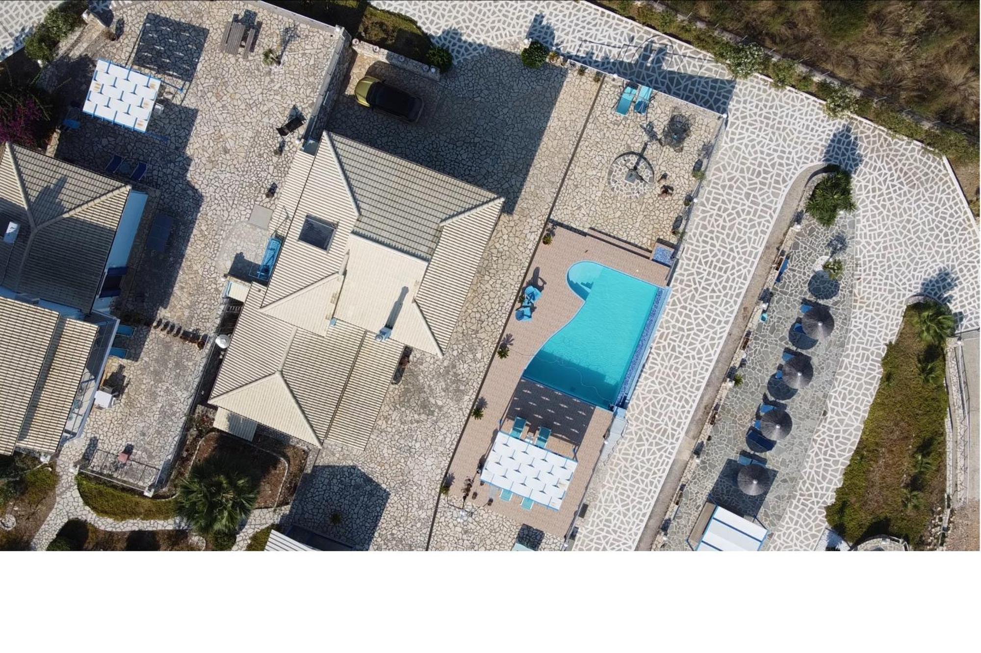 Iris Villas Sparton ภายนอก รูปภาพ