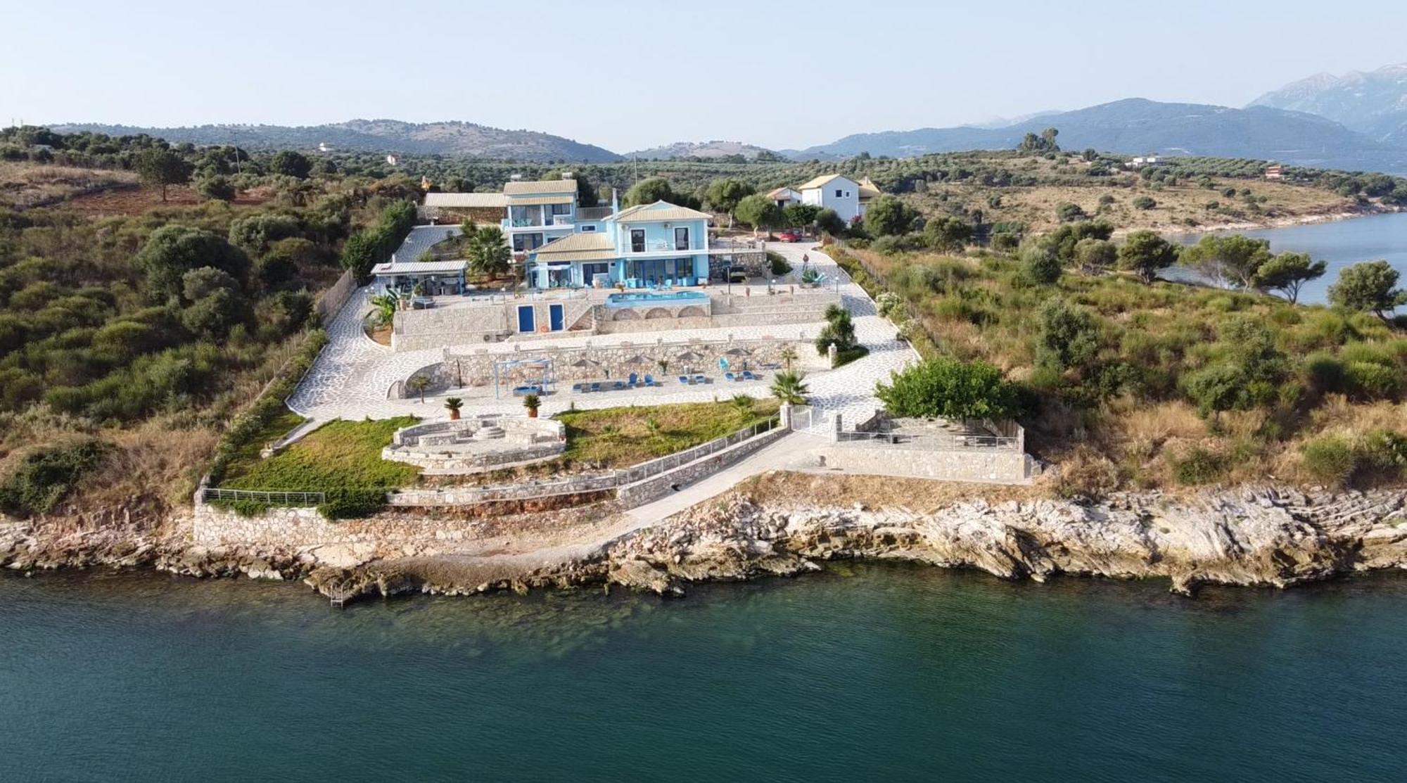 Iris Villas Sparton ภายนอก รูปภาพ
